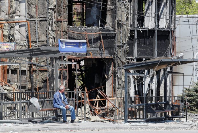 2022-05-09t112031z-1832412539-rc2l3u9nc74s-rtrmadp-3-ukraine-crisis-mariupol-scaled
