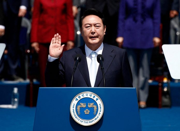 2022-05-10t101442z-506426010-rc224u95zqxg-rtrmadp-3-southkorea-politics-inauguration-scaled