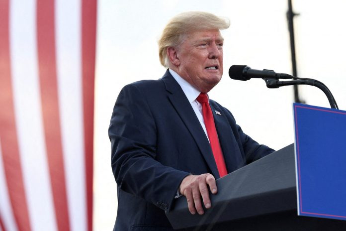 2022-08-26t172401z-1117899883-rc2czu9k7131-rtrmadp-3-usa-trump-barrack-scaled