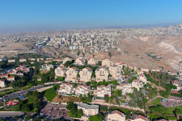 2020-06-29t155955z-1121921203-rc2yih95dm11-rtrmadp-3-israel-palestinians-annexation-gantz-scaled