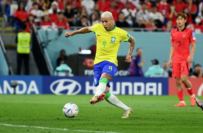 2022-12-05t193103z-1393013024-up1eic51i7o2k-rtrmadp-3-soccer-worldcup-bra-kor-report