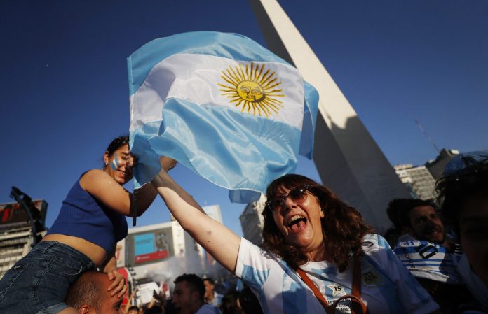 2022-12-13t221705z-1312164082-up1eicd1pwf47-rtrmadp-3-soccer-worldcup-arg-cro-fans-scaled