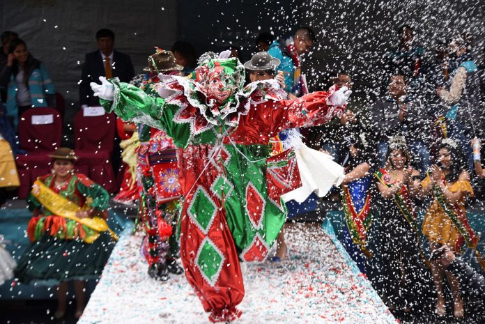 2023-01-29t215440z-1324723264-rc2d0z9kqu0x-rtrmadp-3-bolivia-carnival-scaled