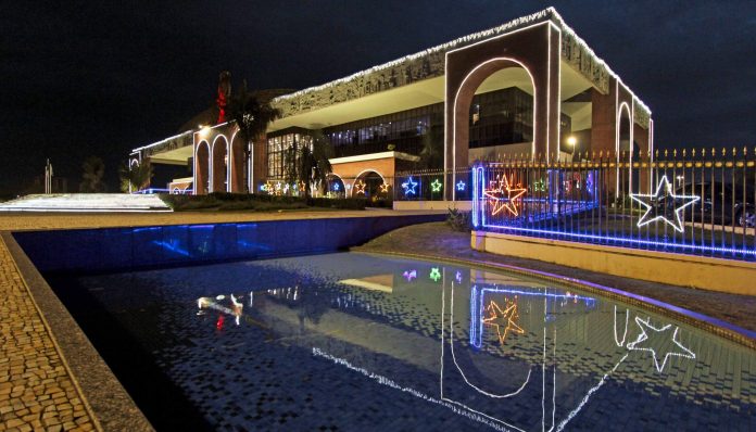 f1-decoracao-natal-praca-girassois-2020-arquivo-foto-antonio-goncalves-2-scaled