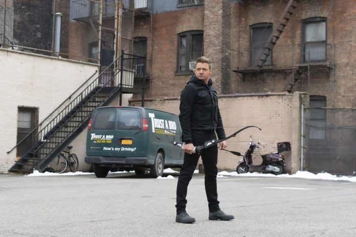 gaviao-arqueiro-jeremy-renner-scaled