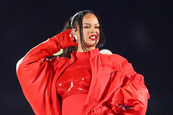 rihanna3-1-scaled