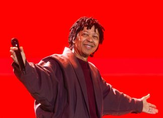 Djavan inclui alguns ‘lados B’ no roteiro (inteiramente autoral) de sucessos do show de 50 anos de carreira do artista