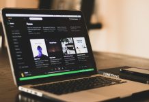 Músicas criadas por IA são banidas de paradas de sucesso na Austrália